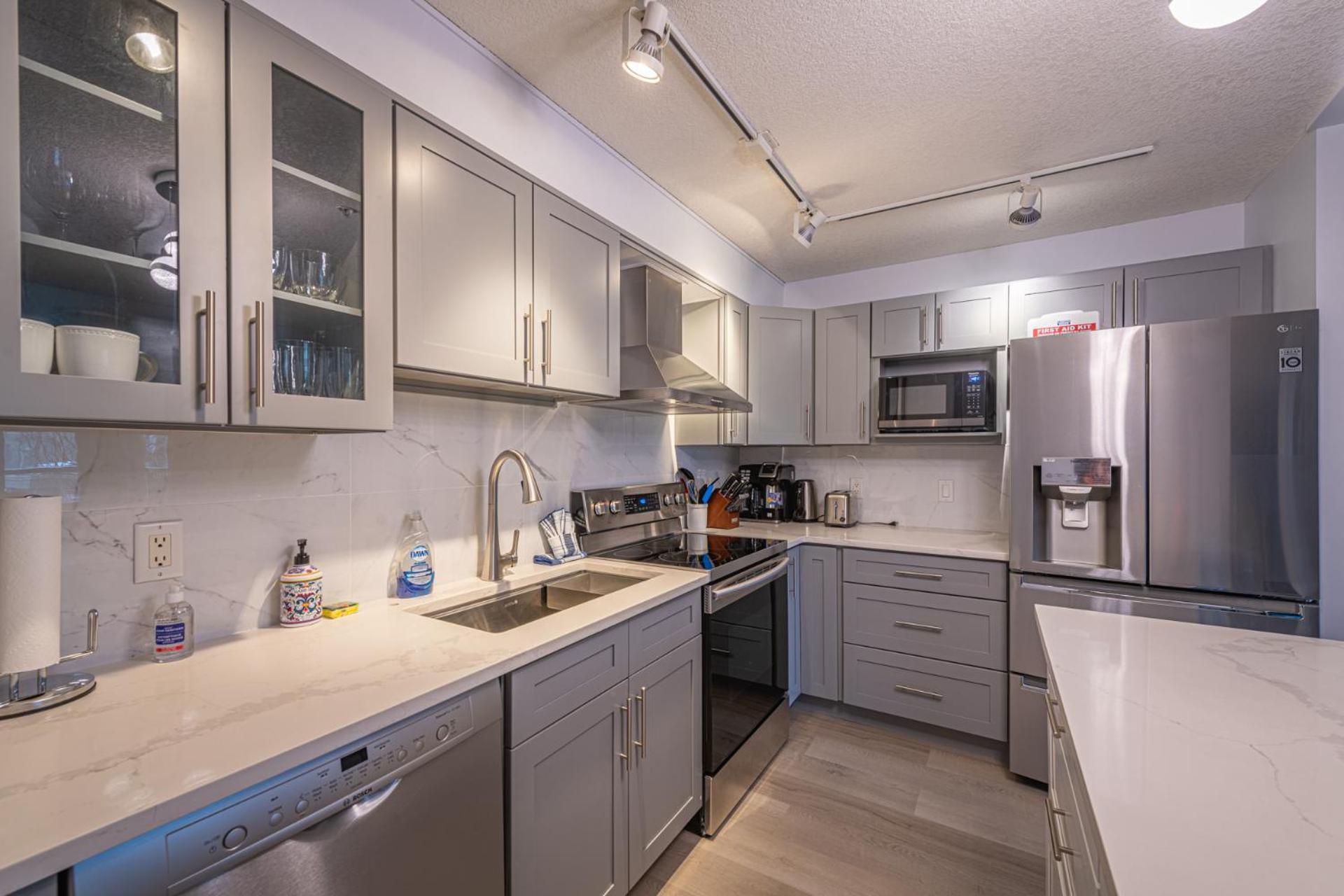 Mountain View One Bedroom Vacation - Windtower 119 * Canmore